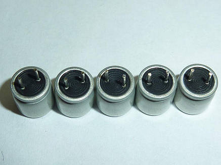 Конденсатор 680uF 4V 680 мкФ 4В 8X8 мм Panasonic, фото 3