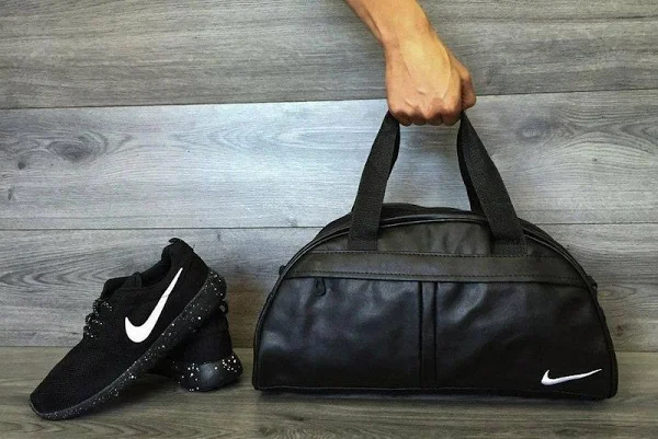 Спортивная фитнес сумка Nike из чёрной PU-кожи с белой нашивкой, Найк ( код: S035BO ) - фото 4 - id-p1526964822