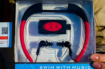 Водонепроницаемый MP3-плеер для плавания фотообзор 3