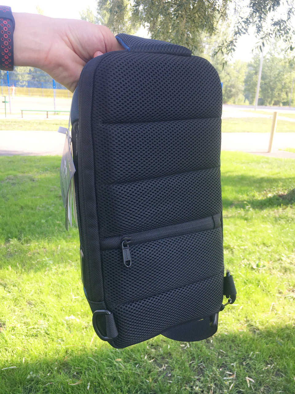 Нагрудная сумка мужская водонепроницаемая Bange с USB, черный цвет ( код: IBM028B ) - фото 5 - id-p1527067918