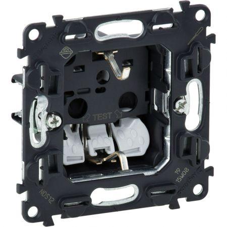 Розетка 2К+З та шторками  автоматичні клеми Valena IN'MATIC (арт. 753030), фото 1