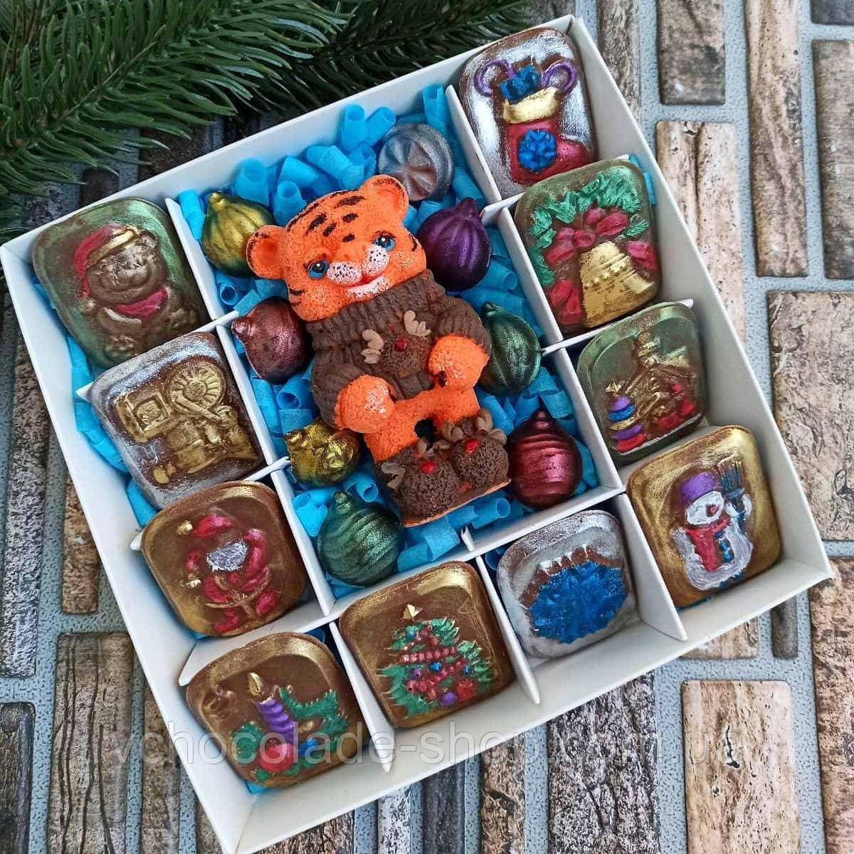 Новорічний шоколадний подарунковий набір із символом року Новорічний подарунок дитині та гострому