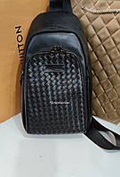 Чоловіча брендова сумка-слінг на плече Bottega Veneta Боттега чорна, нагрудна сумка, шкіряний слінг