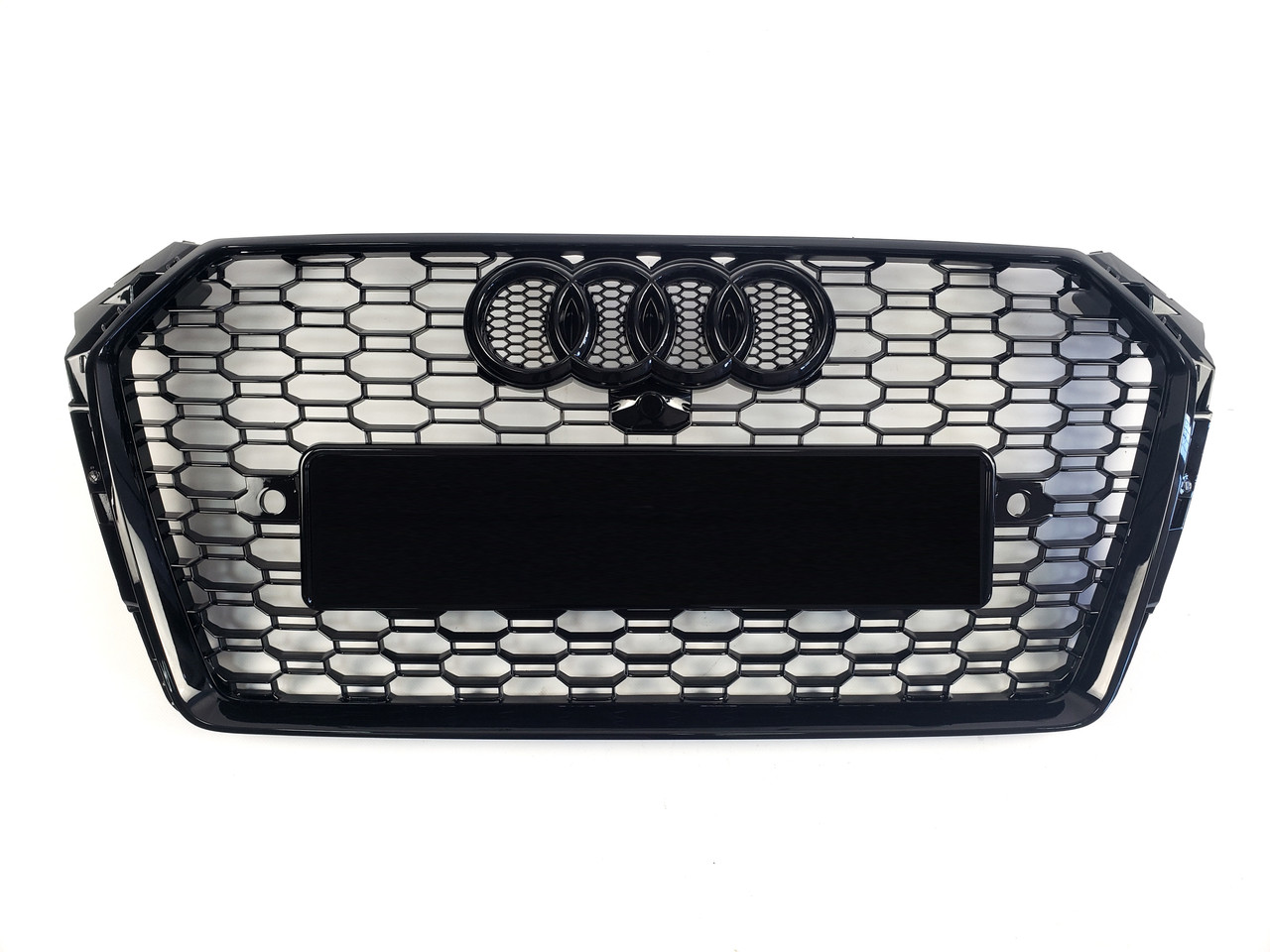Решітка радіатора в стилі RS на Audi A4 B9 2015-2019 рік Чорна ( Без напису Quattro )