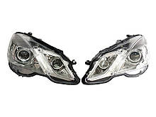 Передні фари Bi-Xenon Adaptive на Mercedes E-Class W212 2009-2013 роки