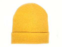 Жовта шапка стильна із закотом