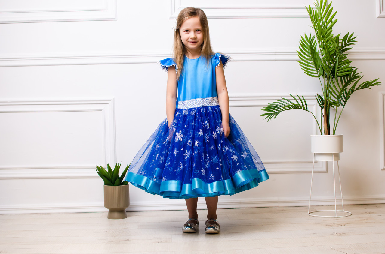 Сукня дитяча без рукава вишивка - гладь, зі знімною спідницею, спідницею та підкладкою, колір - блакитний.
