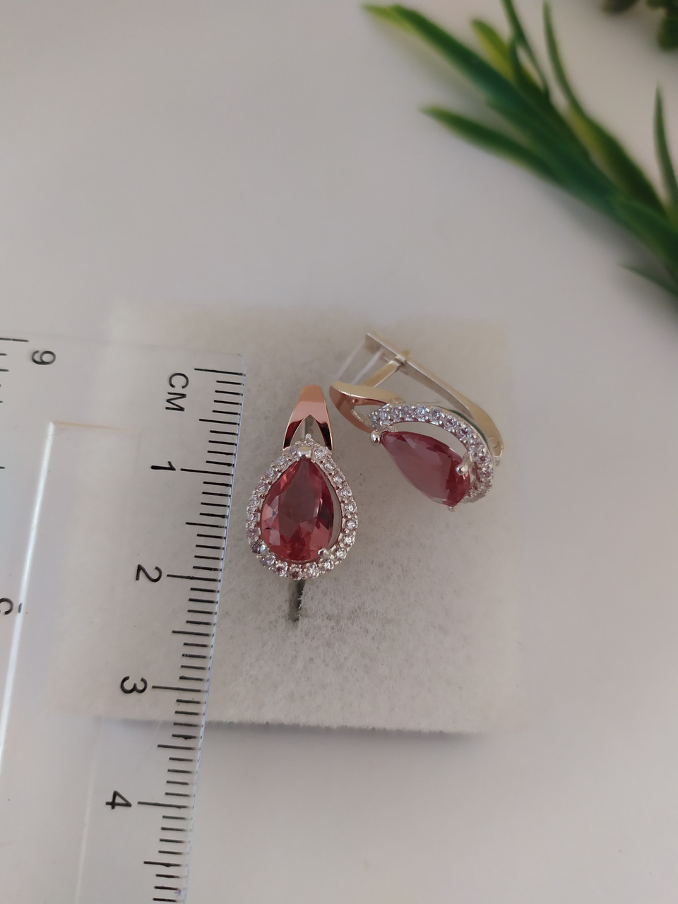 Сережки срібні з золотими пластинами і султанитом, сережки з натуральними каменями