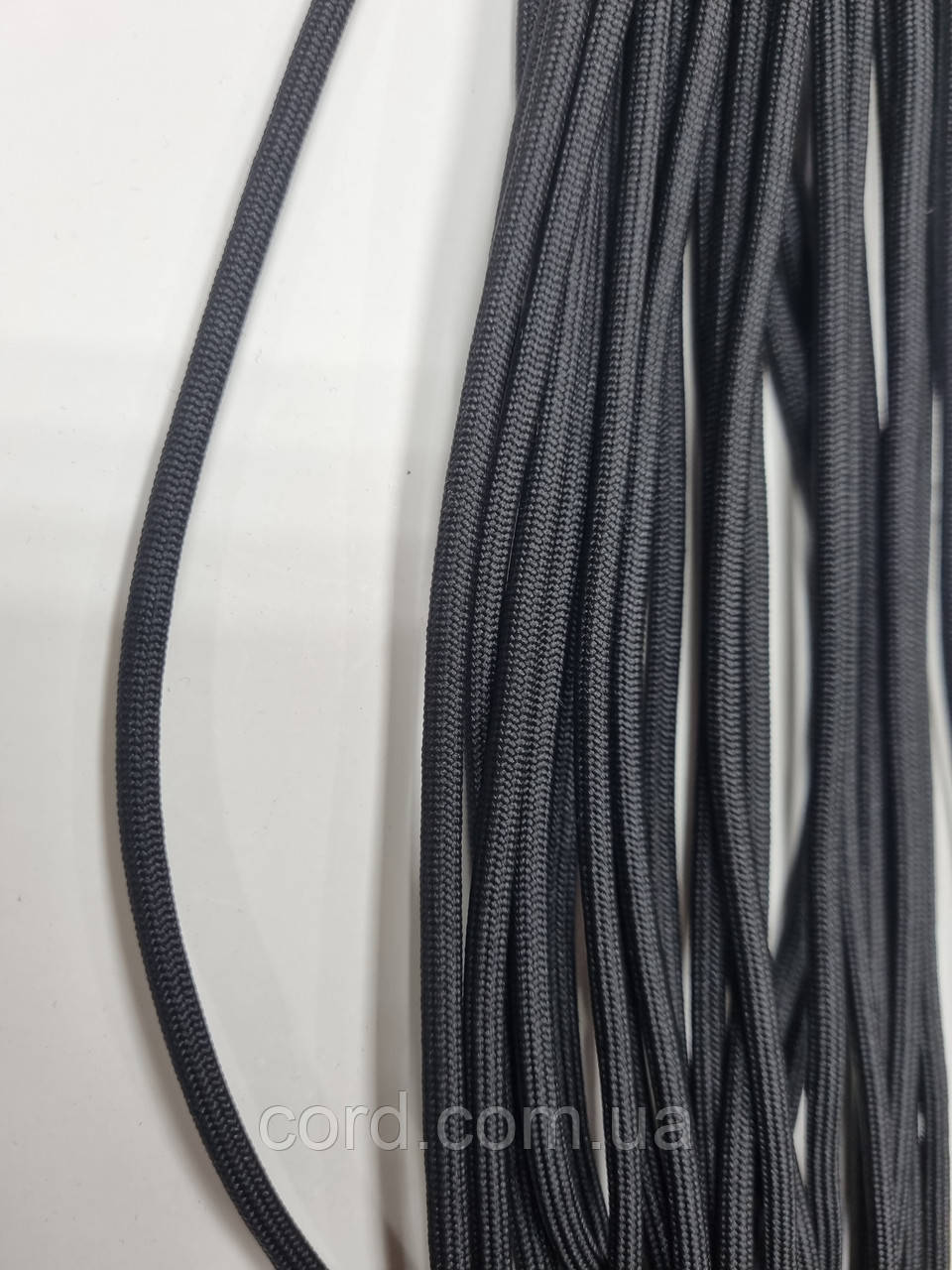 Шнур круглий щільний 4мм чорний моток 100м, фото 1