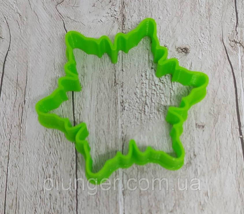 Вирубка для пряника пластикова "Міні сніжинка" 6 см, фото 1