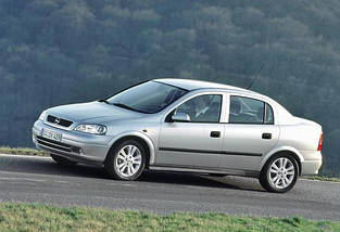 Радіатор кондиціонера Opel Astra G від 1998 г з двигуном 1,2-2,0 (Вособник кондиціонера Opel Astra G), фото 3