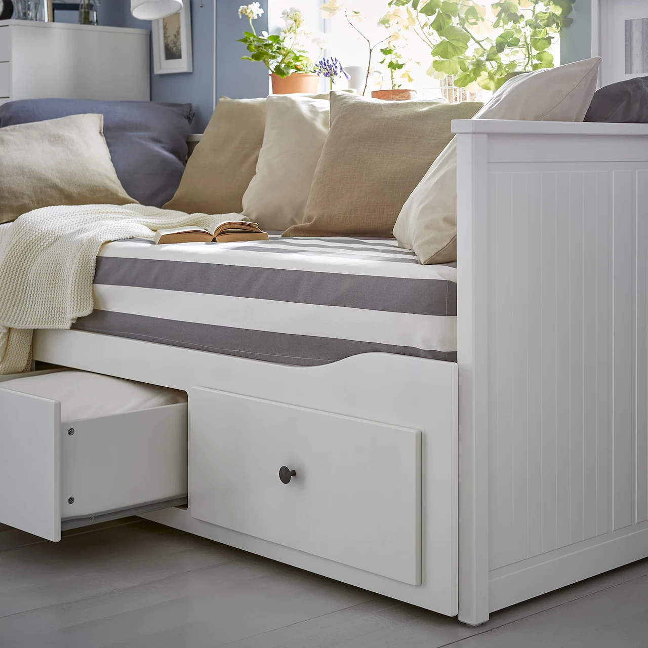 IKEA HEMNES Кушетка с 3 ящиками, 2 матраса, белый / фирма Осванг (894.281.07) - фото 8 - id-p1528990895