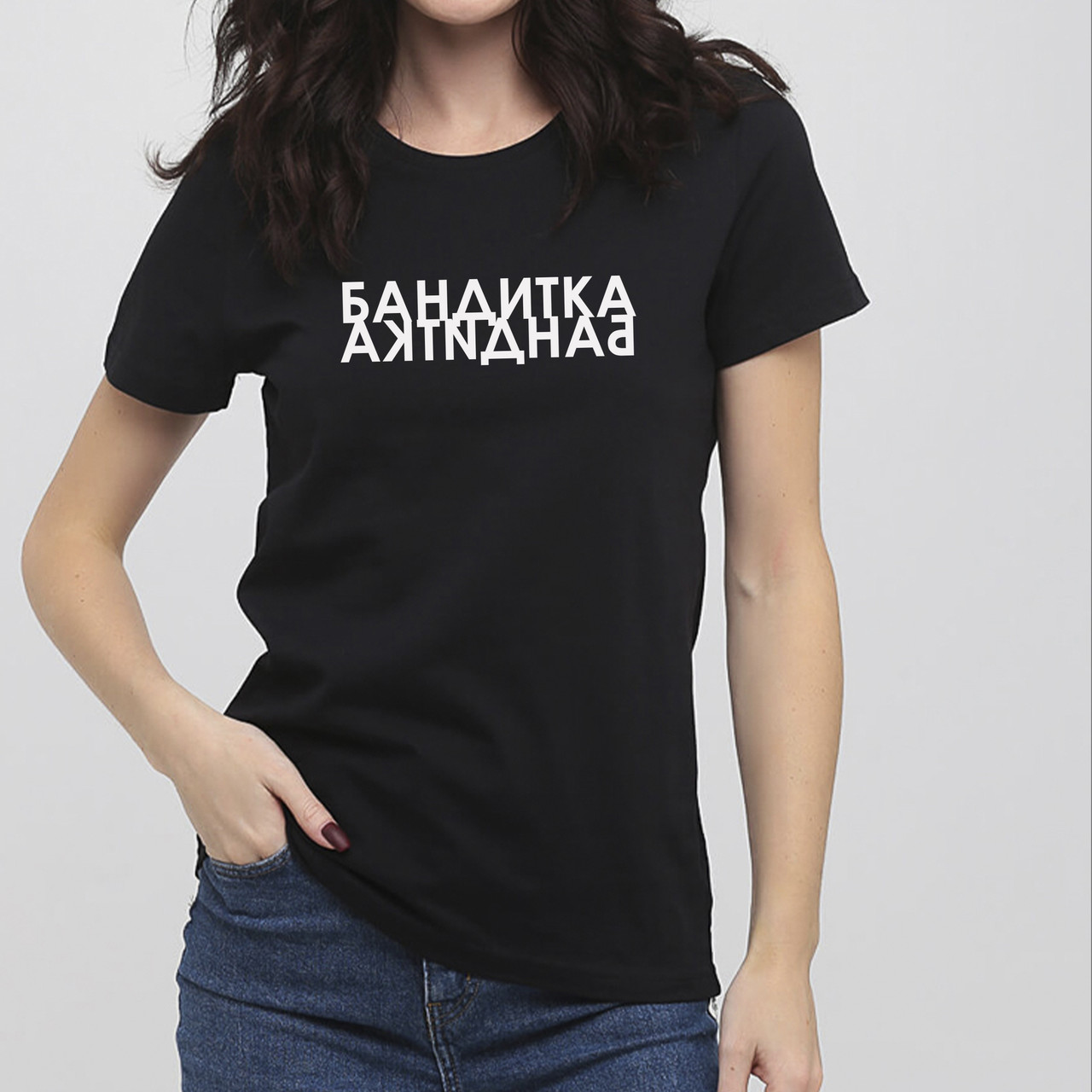 Жіноча футболка з принтом Бандитка від KLik print чорного кольору