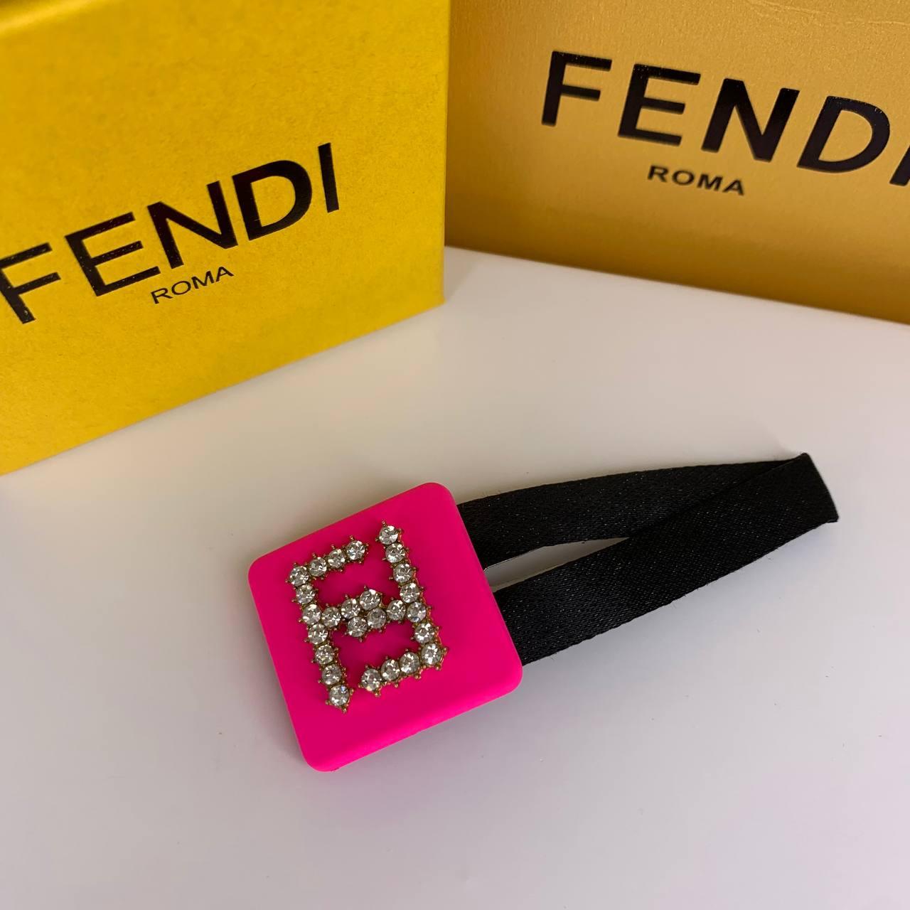 Заколка-лапка для волосся Фенді Fendi рожева з логотипом з страз, фото 1