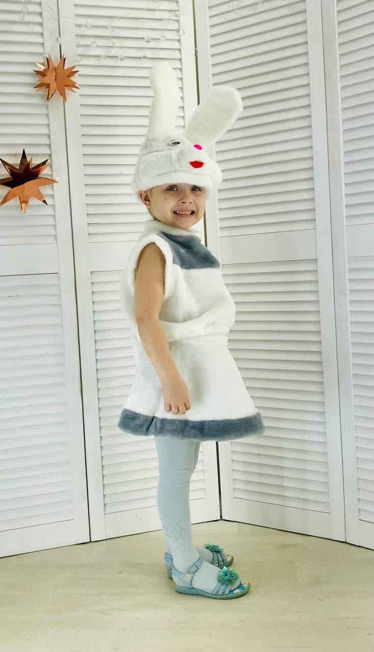 Костюм Зайчика для девочки бело-серый с кофтой Рост 98-116 см, цена 570 ...