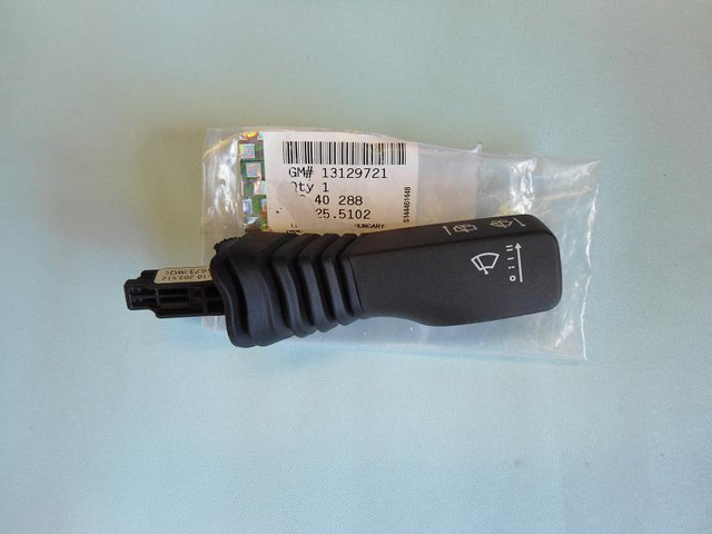 Перемикач склоочисника та склоомивача OPEL Zafira-B & Astra-H hatch & caravan GM 6240288 13129721