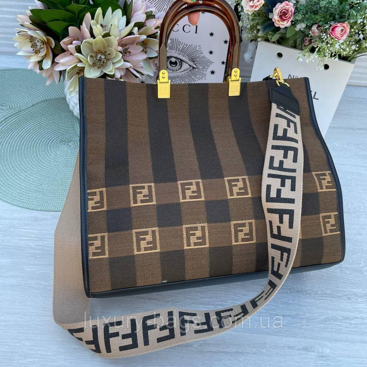 Стильна жіноча сумочка Fendi