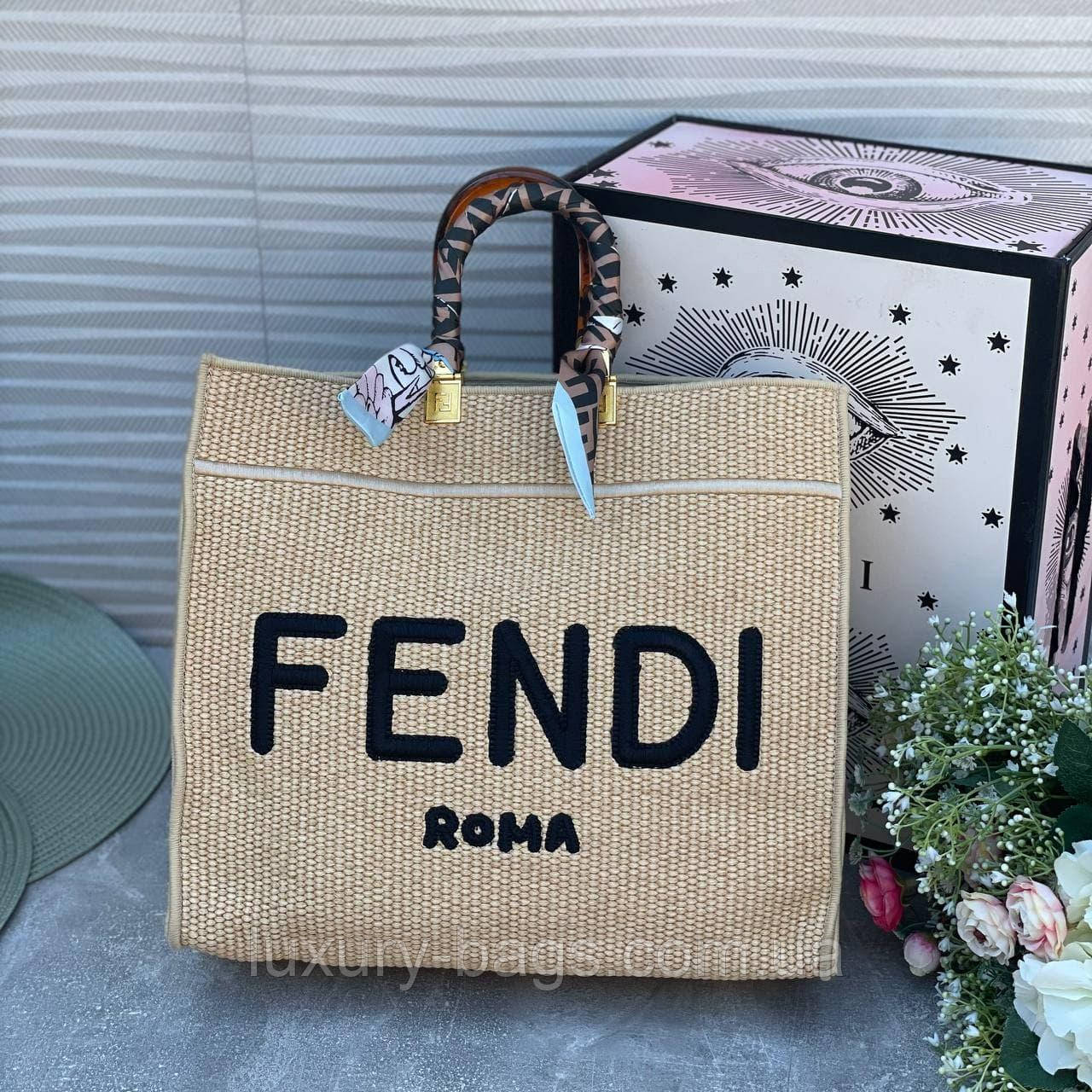 Стильна жіноча сумочка Fendi