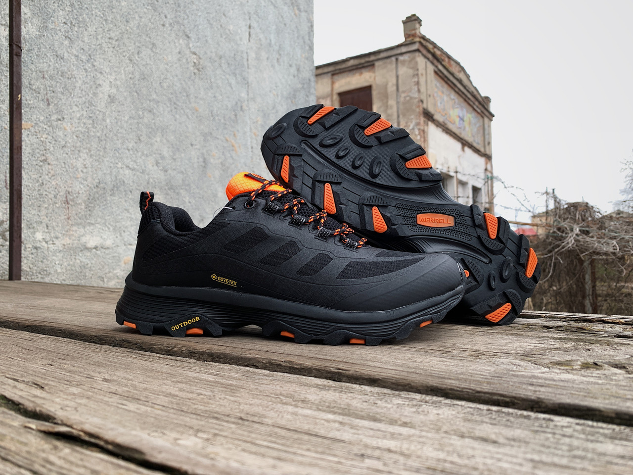 Чоловічі утеплені кросівки Merrell Moab Speed GTX чорні з помаранчевим