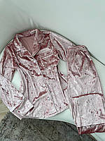 Женская пижама пудровая двойка рубашка на пуговицах и штаны из мраморного велюра