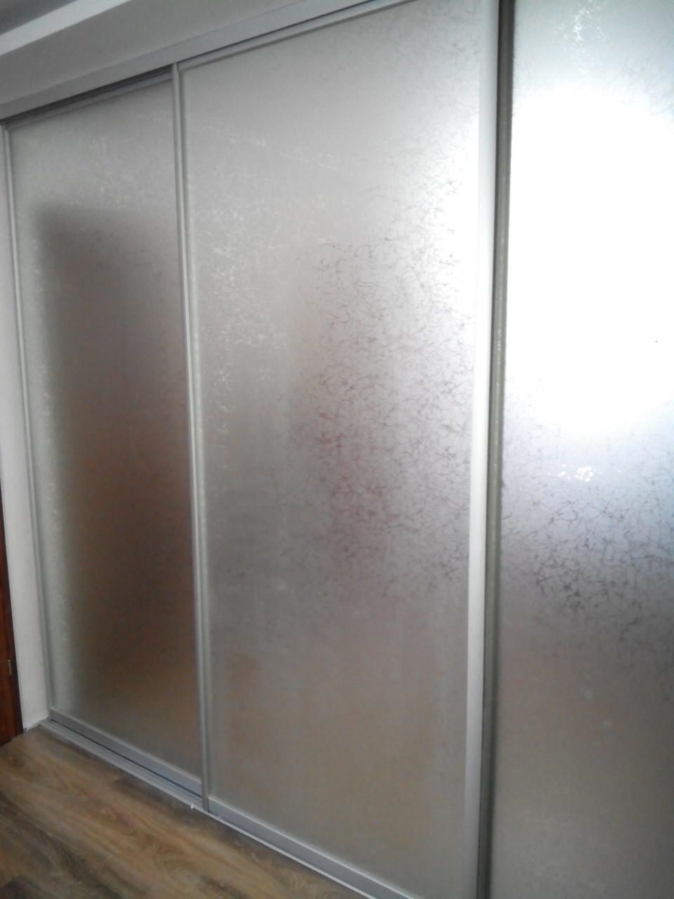 Вбудована шафа купе під замовлення