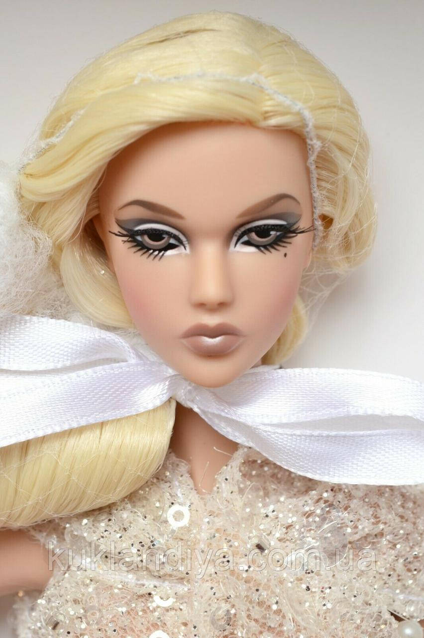 3497628040_w640_h640_349762804