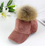 Чорна кепка з хутряним бубоном із єнота., фото 5