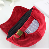 Сіра кепка з хутряним бубоном із єнота., фото 4