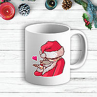 Белая кружка (чашка) с новогодним принтом Дед Мороз "Воздушный поцелуй"