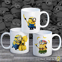 Сімейні білі чашки (кухлі) з принтом "Міньйони та банани"