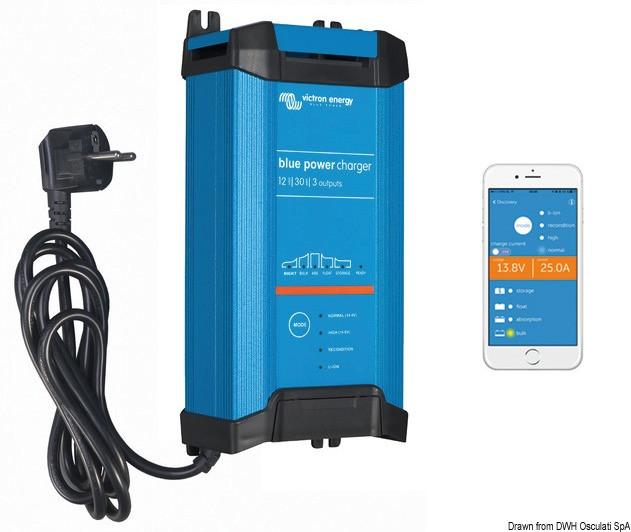 Зарядний пристрій VICTRON Bluesmart IP22 зі з'єднанням Bluetooth 30А 3 виходи (14.272.15), фото 1