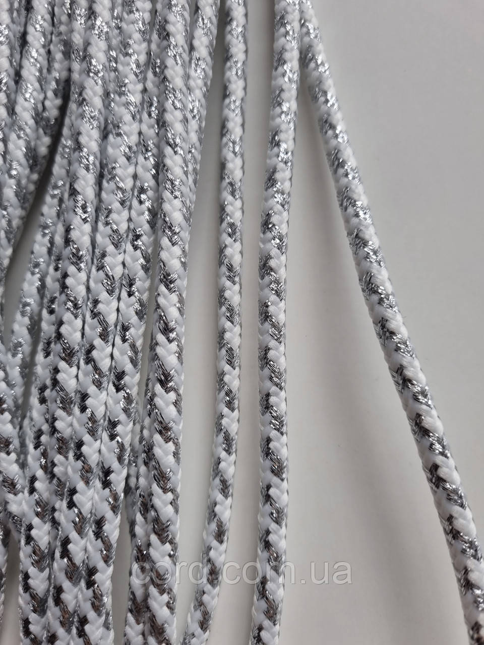Шнур круглий з наповнювачем 5мм білий+срібло моток 100м, фото 1