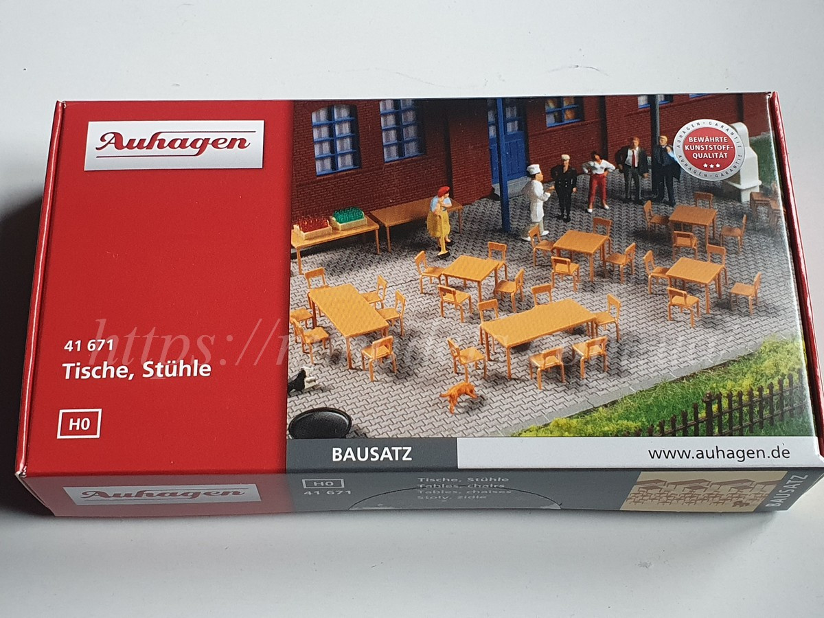 Auhagen 41199 комплект 10 столів і 40 стільців, масштабу H0 1:87