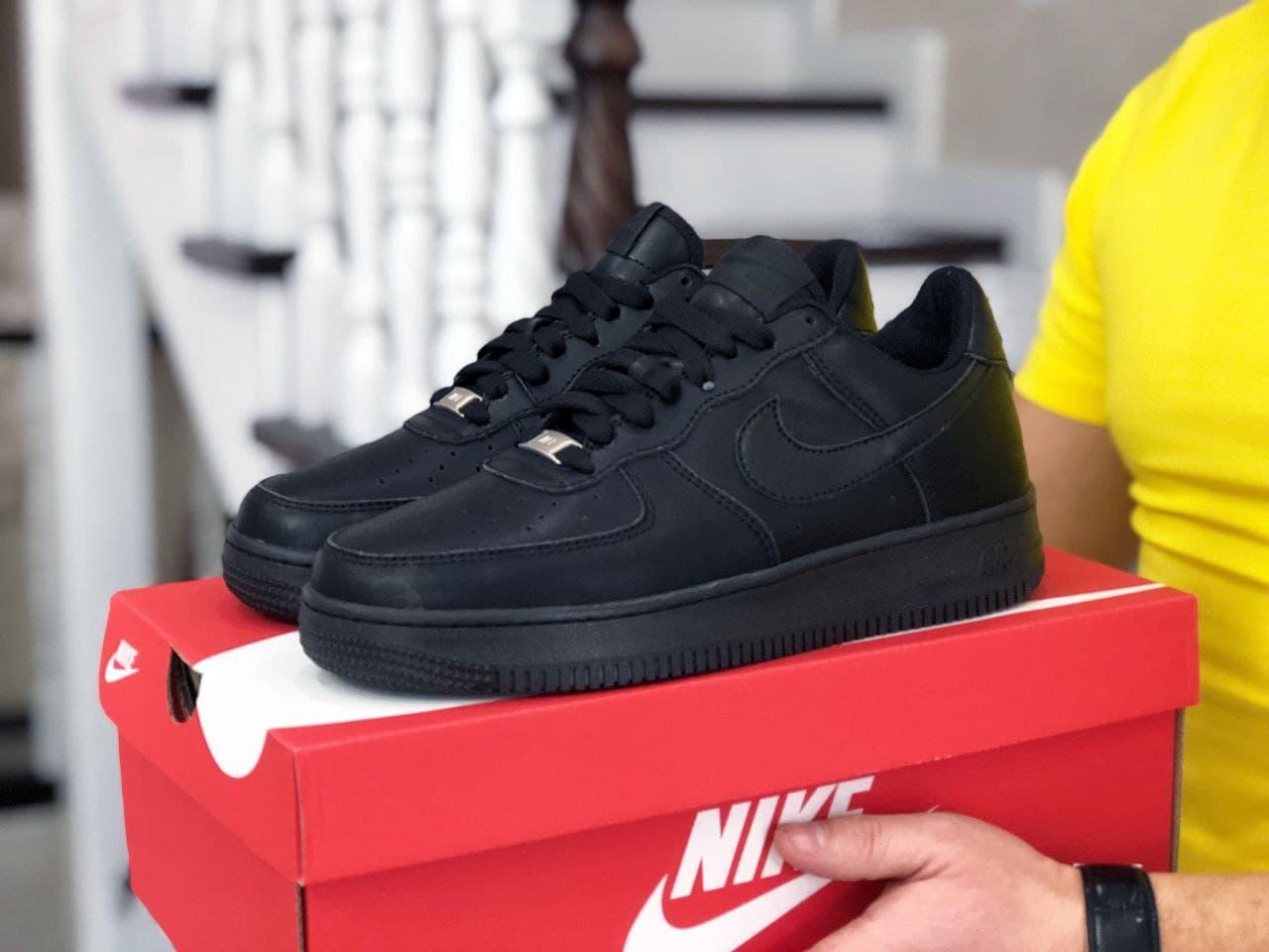 Мужские демисезонные кожаные полностью черные кроссовки Nike Air Force 1. Кеды -кроссовки Найк аир форс - фото 6 - id-p1531246420