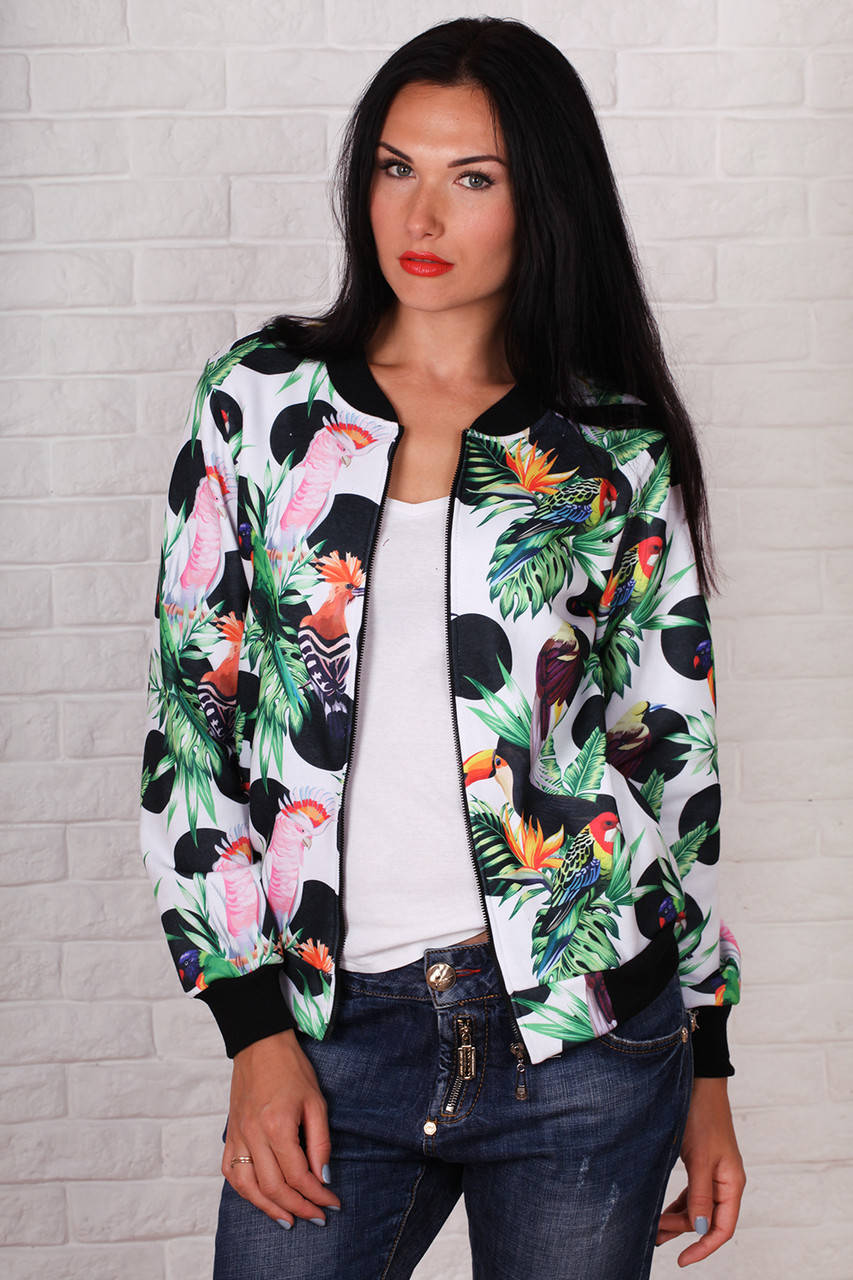 

Очень красивая летняя кофточка бомбер с модным принтом 44-48 44, белый