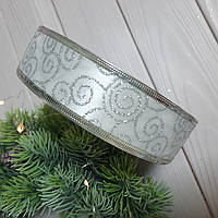 Новорічна Стрічка атласна "Морозні візерунки" колір білий і срібло 3.8 см