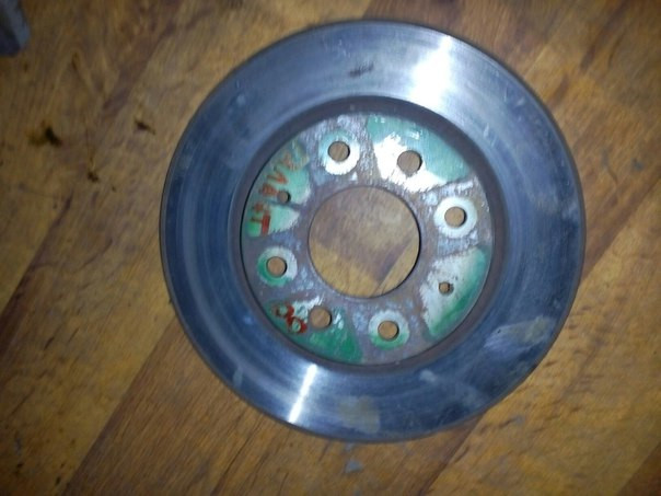 Б/у гальмівний диск перед Mitsubishi Galant 2001