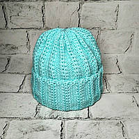 Шапка жіноча в'язана, об'ємна з відворотом, блакитна, 54-59 см