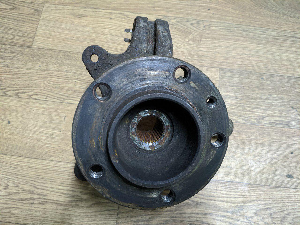 Поворотний кулак лівий (ступиця) Renault Master, Opel Movano 2006-2010, 8200750268 (Б/У)