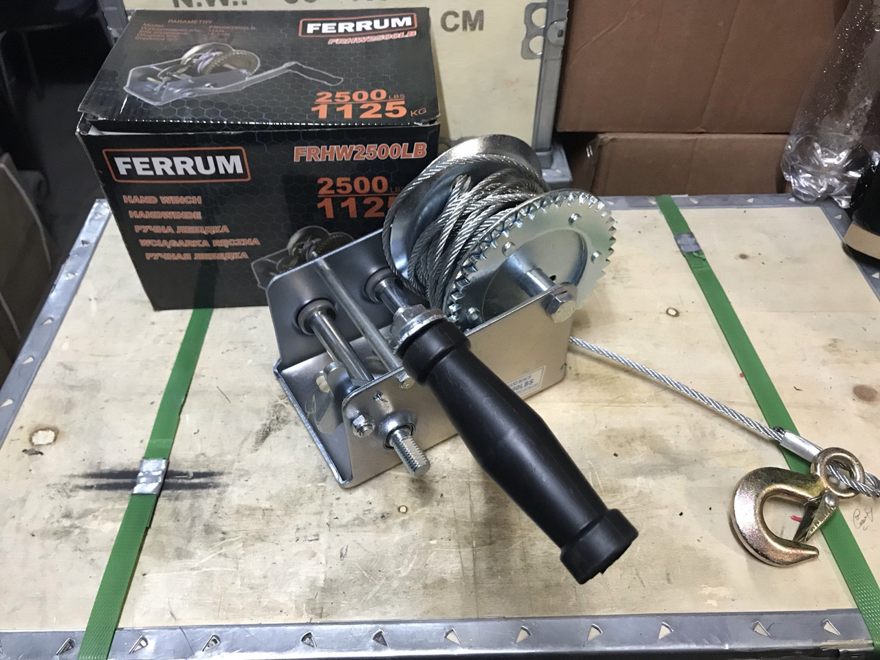 Тросова лебідка автомобільна FERRUM FRHW2500LB 1125кг