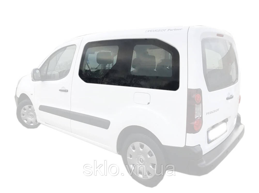 Бокове скло Citroen Berlingo (08-) Ціле салонне Ліве (Сітроен Берлінго)