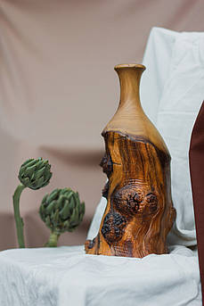 Ваза декоративна з дерева робінії