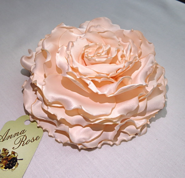 Брошь цветок гвоздика большая из ткани ручной работы "Нежный персик" - фото 2 - id-p1533061381