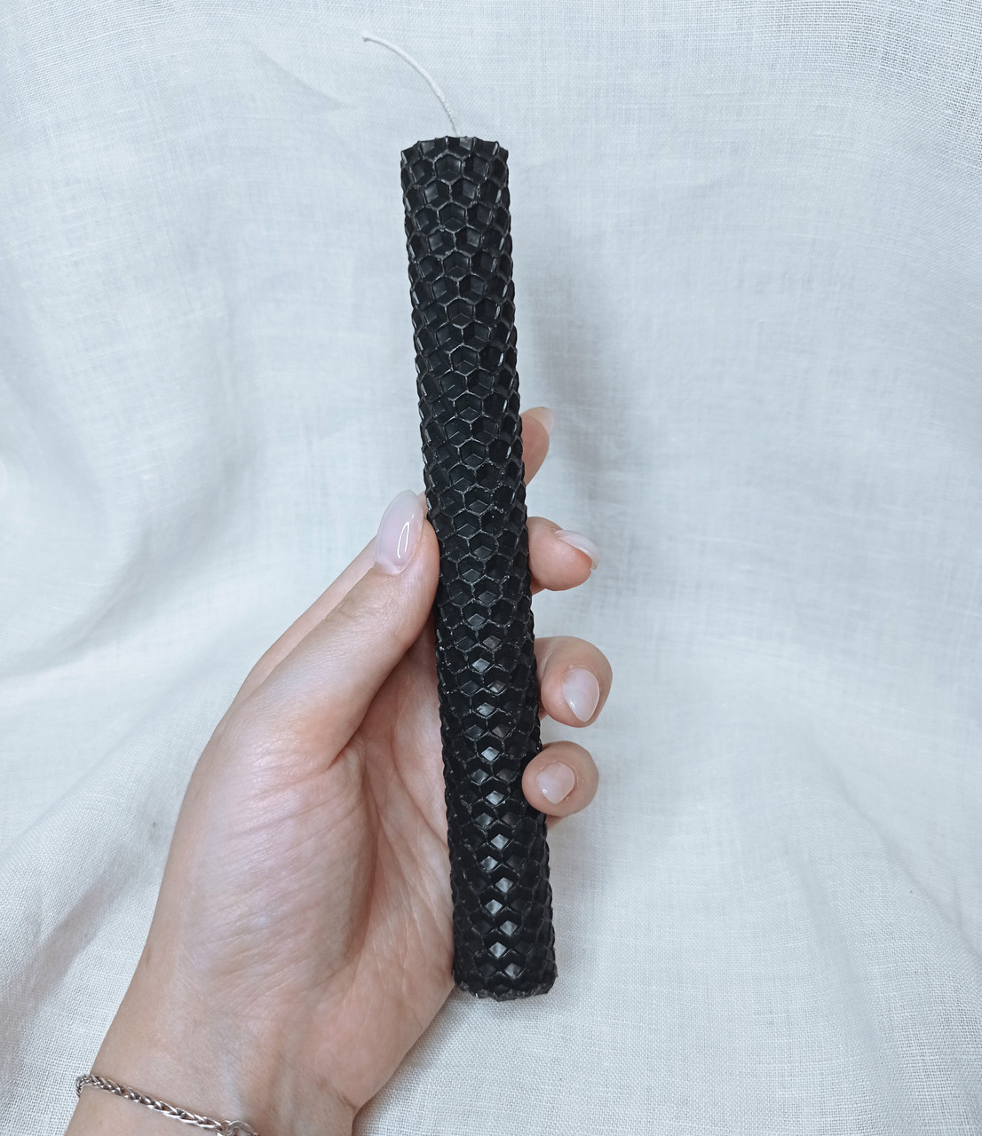 Свічка довга з вощини ( ручна робота) (висота 18 см діаметр 2 см) Чорний