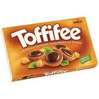 Шоколадні цукерки в коробці Тоффіфі Toffifee Storck, Німеччина