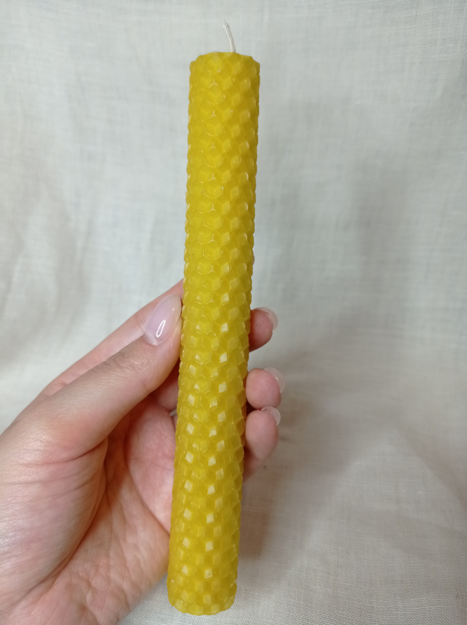 Свічка довга з вощини ( ручна робота) (висота 18 см діаметр 2 см) Жовтий