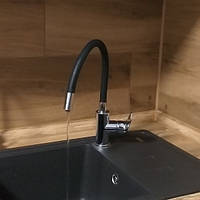 Змішувач для кухні Kuchinox ELZA BKE761D з гнучким виливом чорний