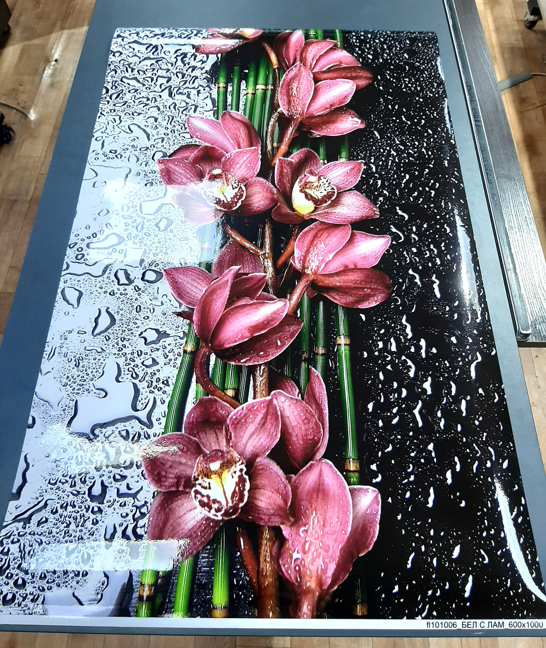 Наклейка на стол Бордовые Орхидеи и капли росы инь-янь, самоклеющаяся пленка декор, цветы, черный 60 х 100 см - фото 3 - id-p773088199