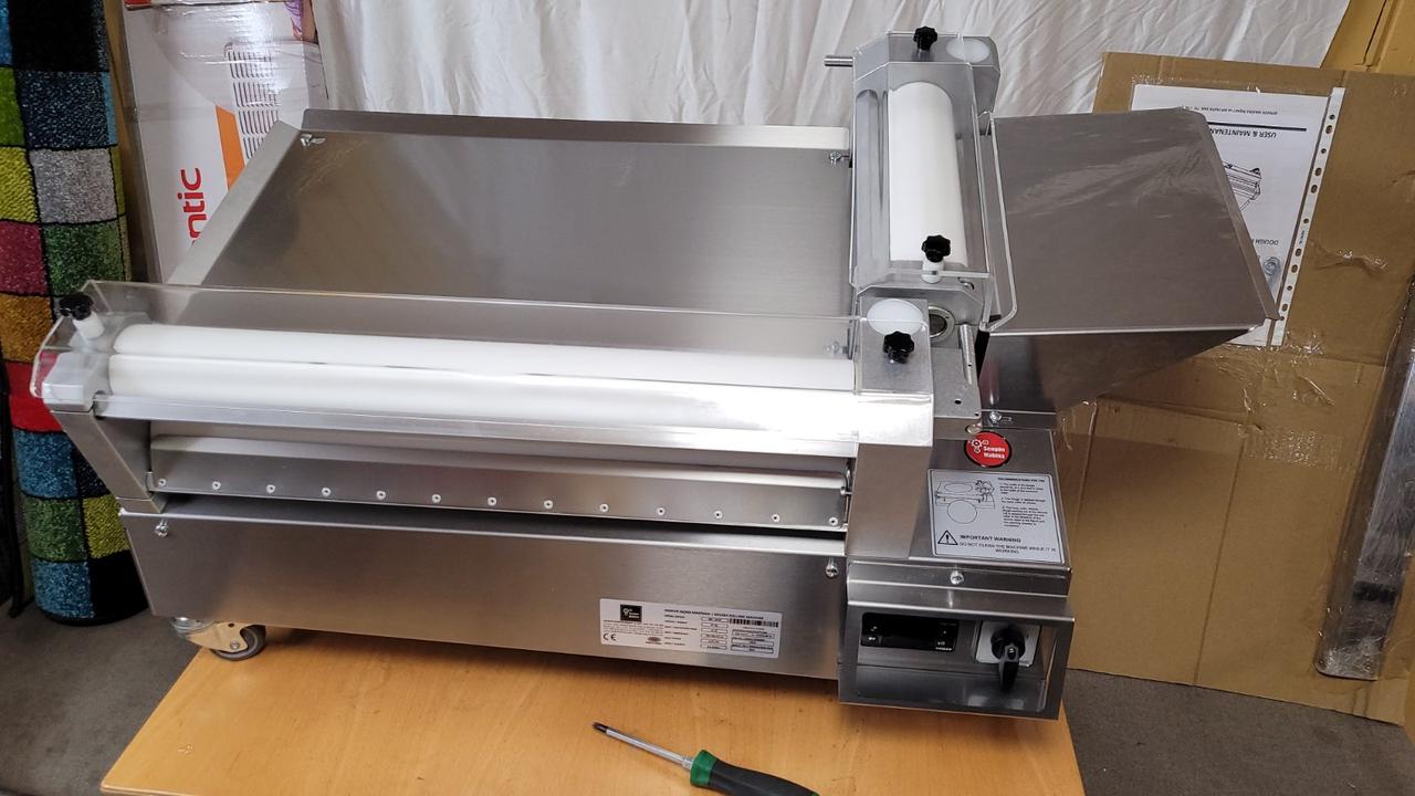 Тестораскаткова машина тестораскатка розкатка електрична Senoven CM-55YH (Туреччина)