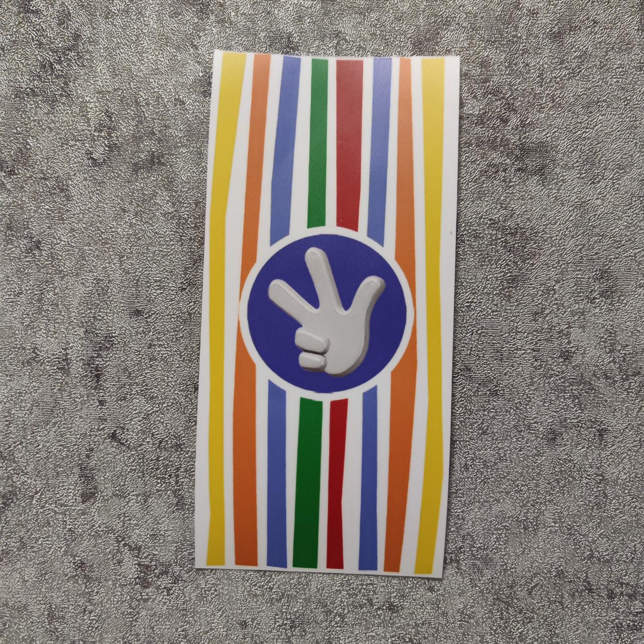 Наклейка на телефон